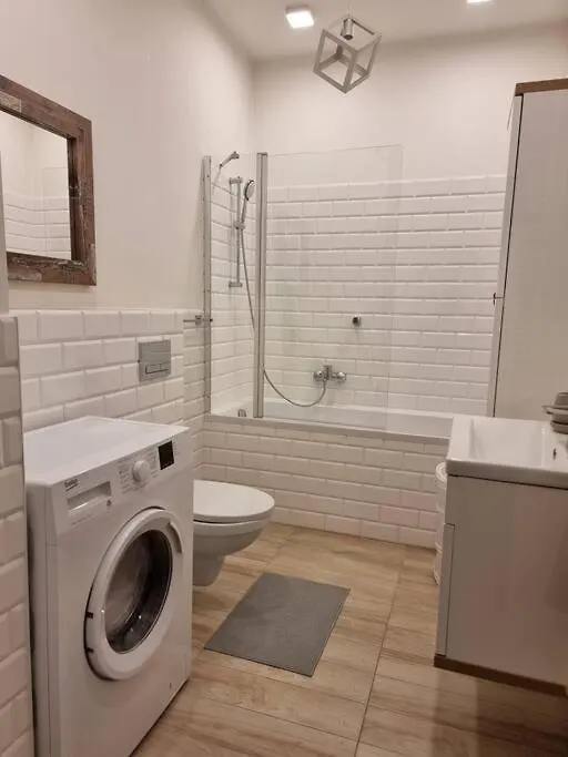 King-Size Bed Apartment With Garden Varsóvia