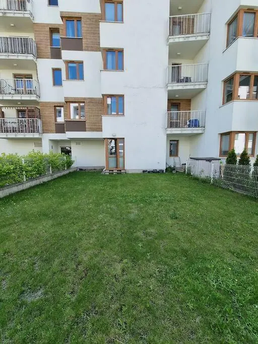 King-Size Bed Apartment With Garden Varsóvia